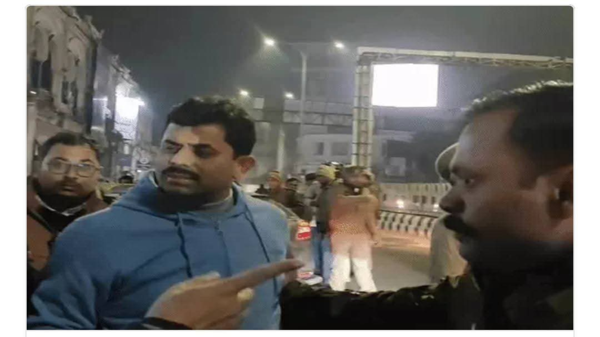 नशे में धुत दरोगा ने चेकिंग के दौरान मचाया उत्पात, DCP से भी की बहस