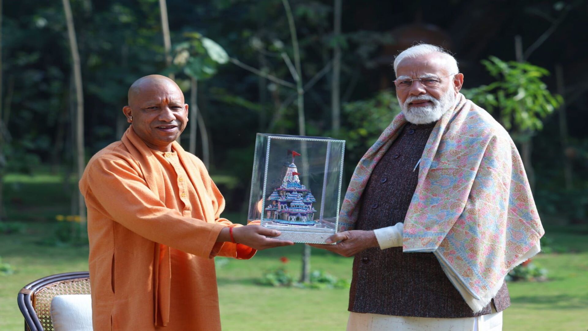 सीएम योगी की पीएम मोदी से लंबी मुलाकात, यूपी में मंत्रिमंडल फेरबदल के संकेत